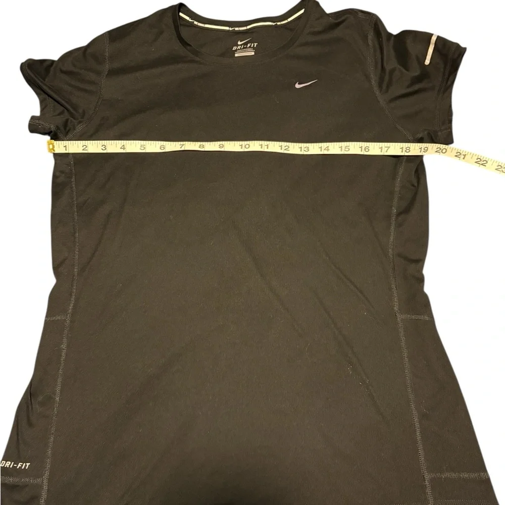 Women’s Nike Running DriFit Black Short Sleeve Tee Size L